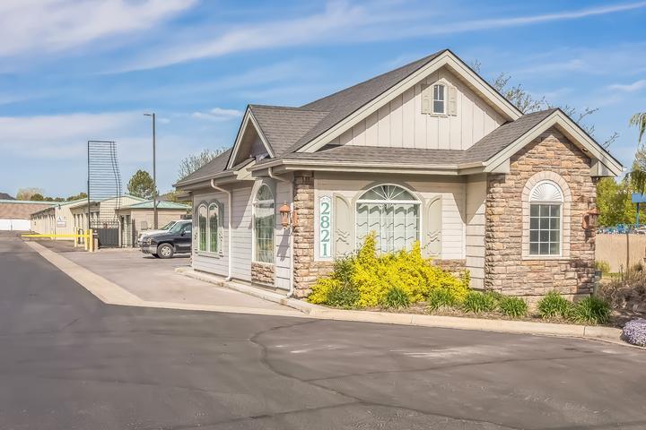 StorageMart Nampa Exterior and Gate